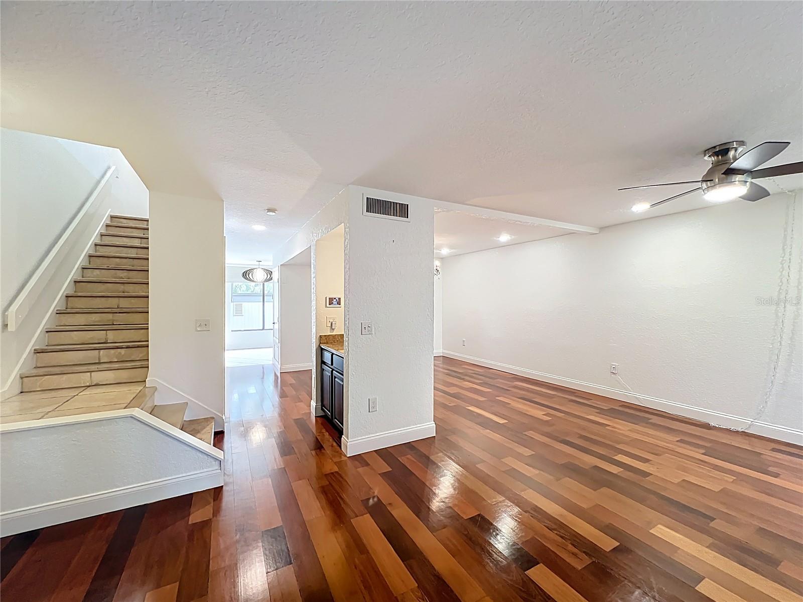 CHEROKEE PLACE CONDO PH 01 - Residential