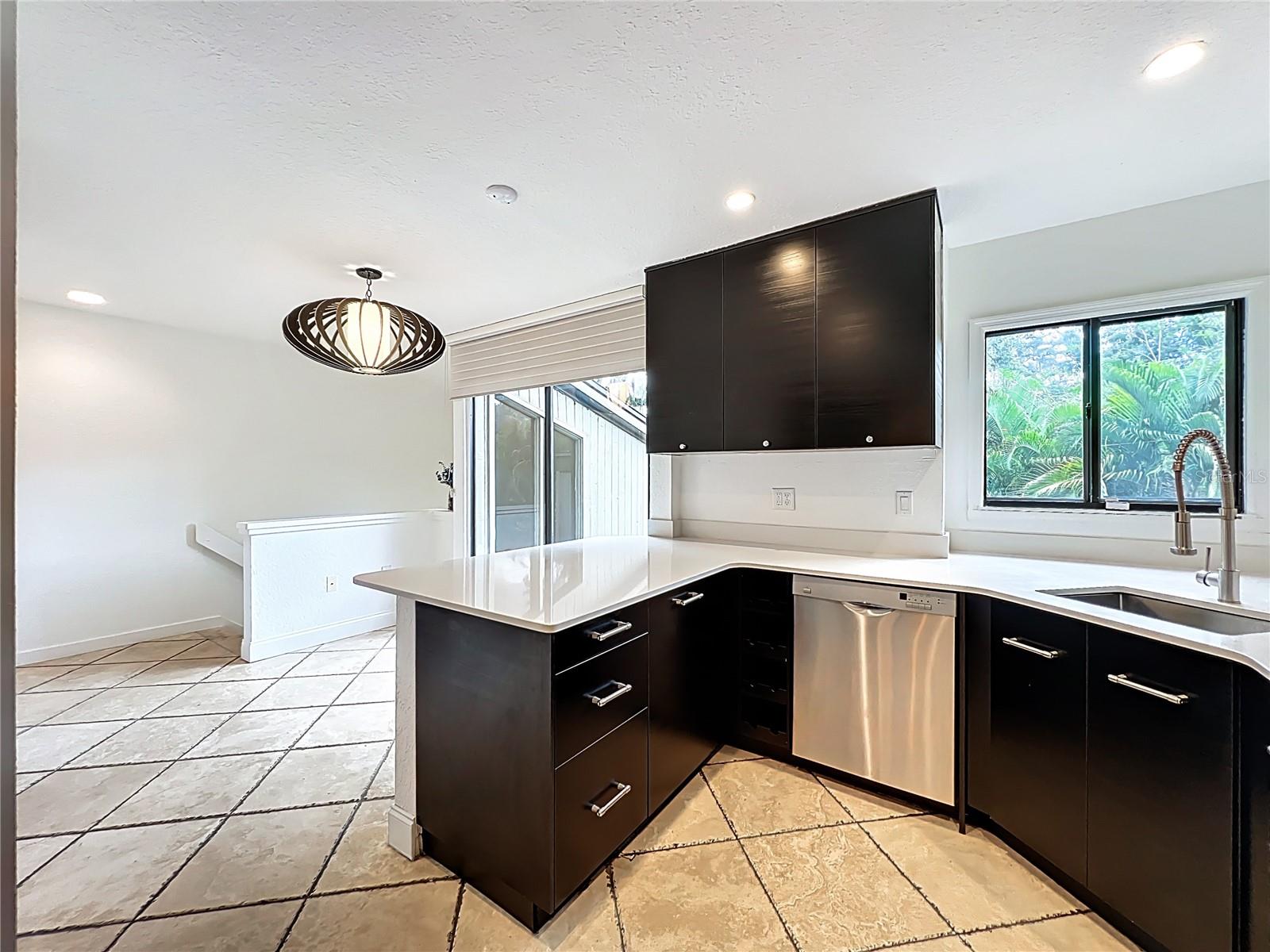 CHEROKEE PLACE CONDO PH 01 - Residential
