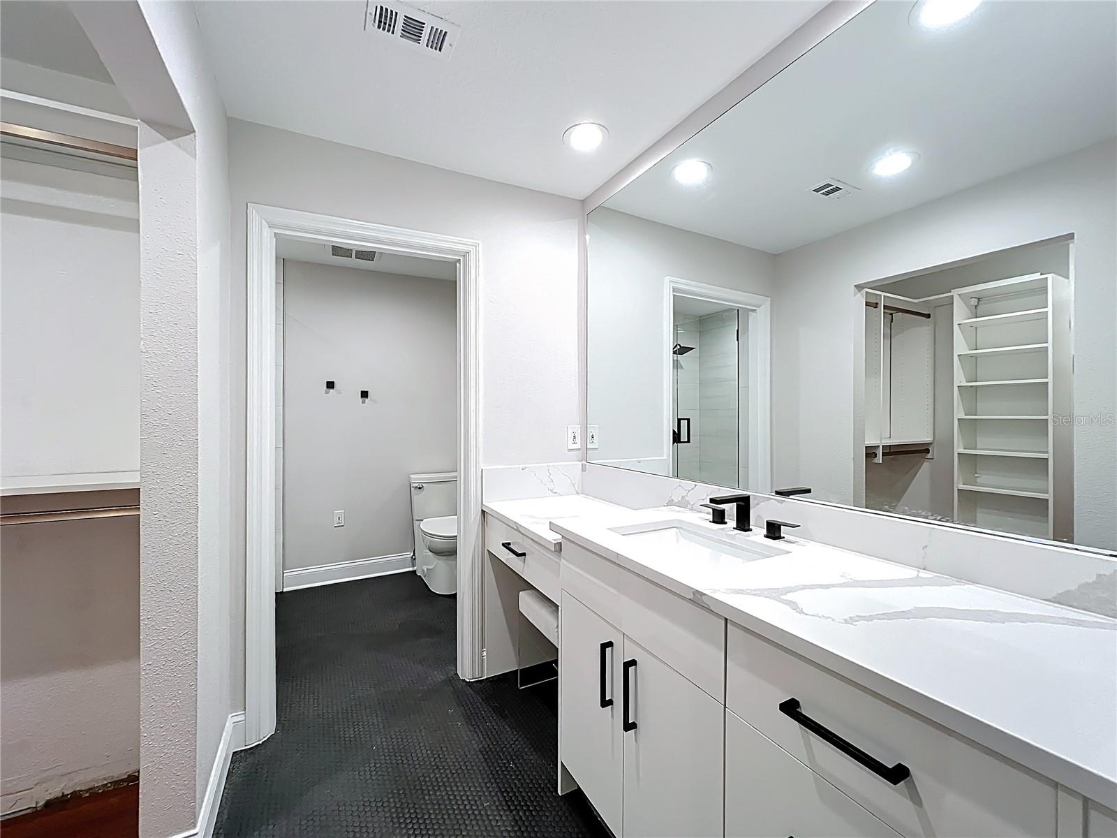 CHEROKEE PLACE CONDO PH 01 - Residential