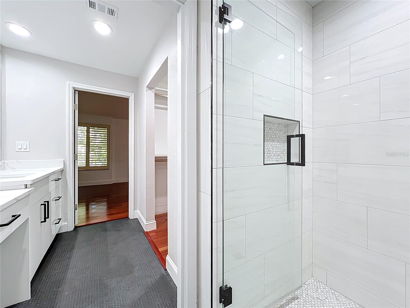 CHEROKEE PLACE CONDO PH 01 - Residential