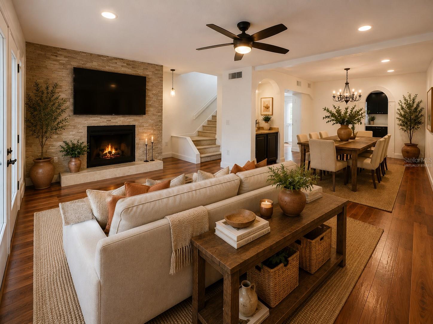 CHEROKEE PLACE CONDO PH 01 - Residential