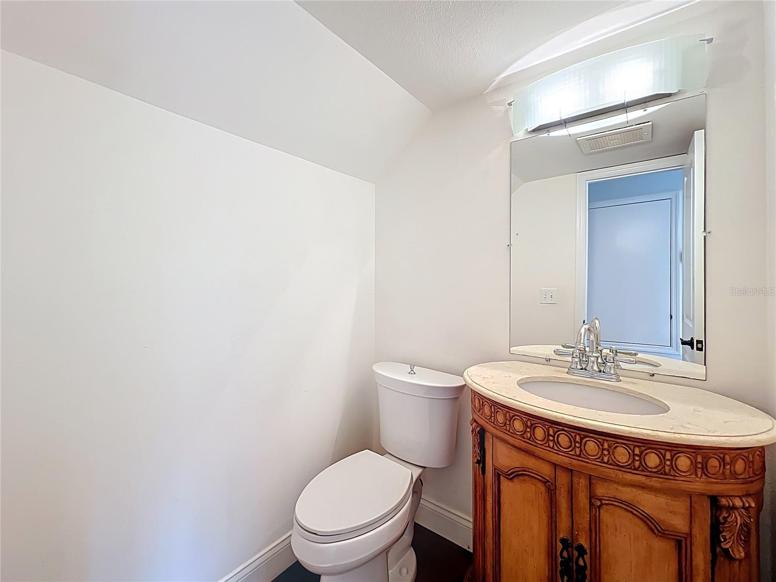CHEROKEE PLACE CONDO PH 01 - Residential