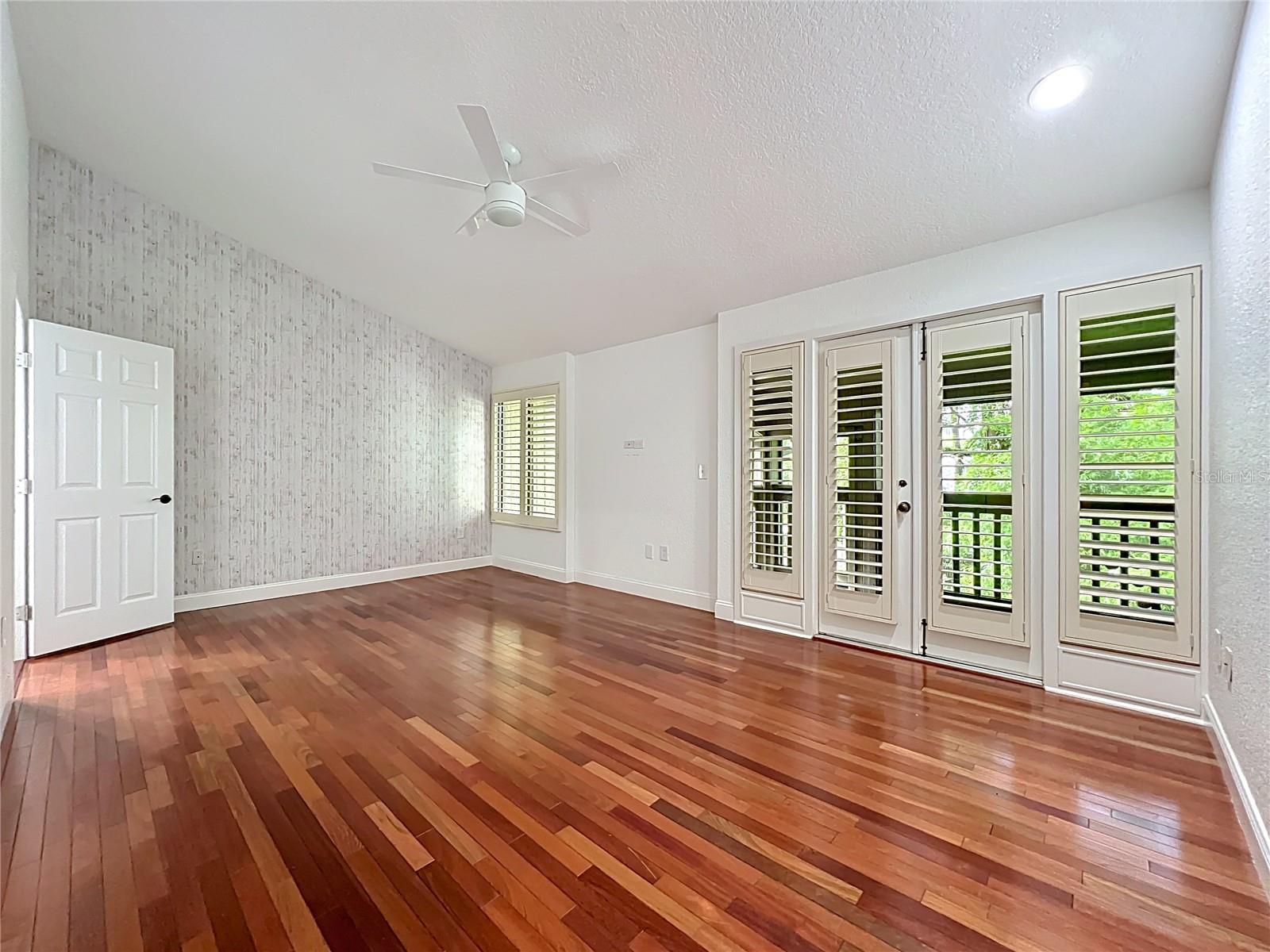 CHEROKEE PLACE CONDO PH 01 - Residential
