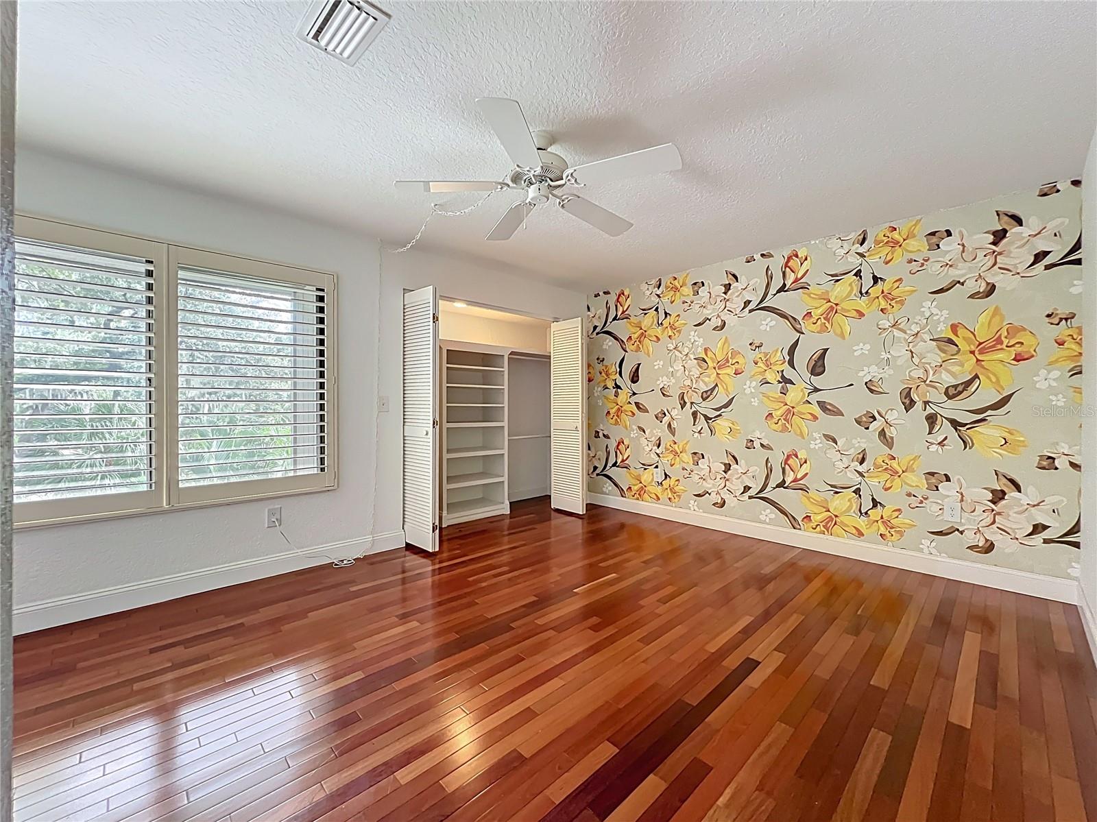 CHEROKEE PLACE CONDO PH 01 - Residential