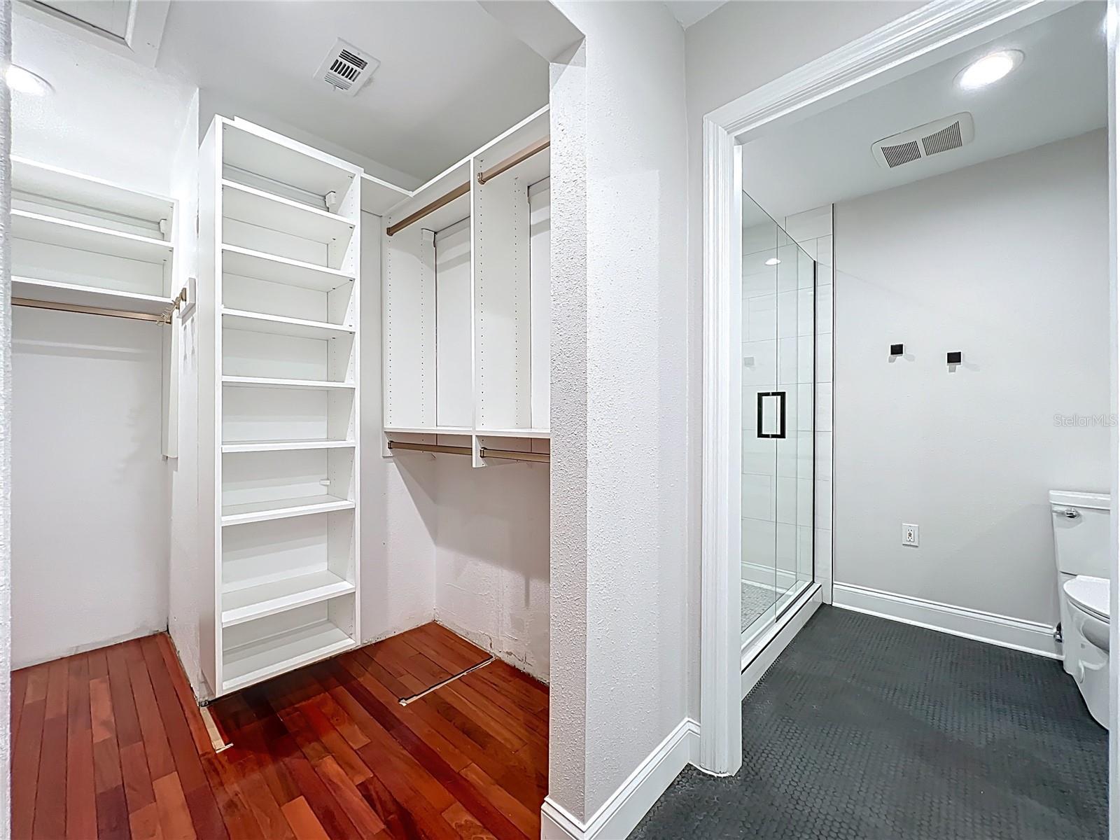 CHEROKEE PLACE CONDO PH 01 - Residential