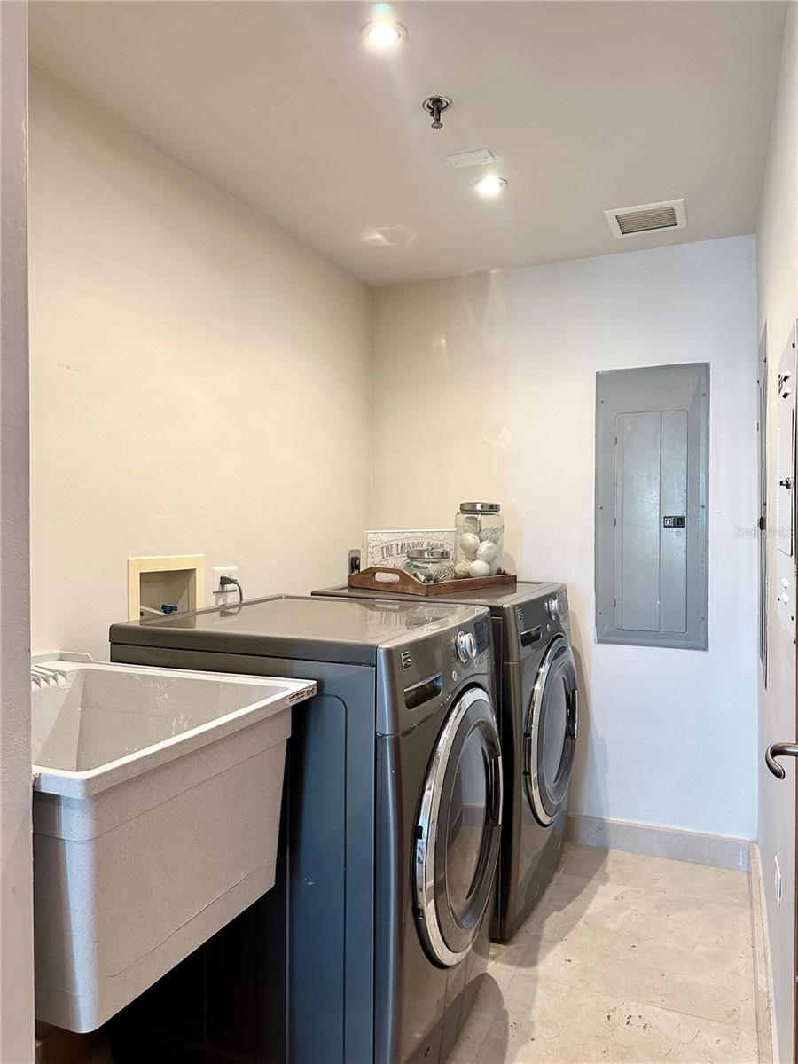 CARIBE PLAZA - Residential