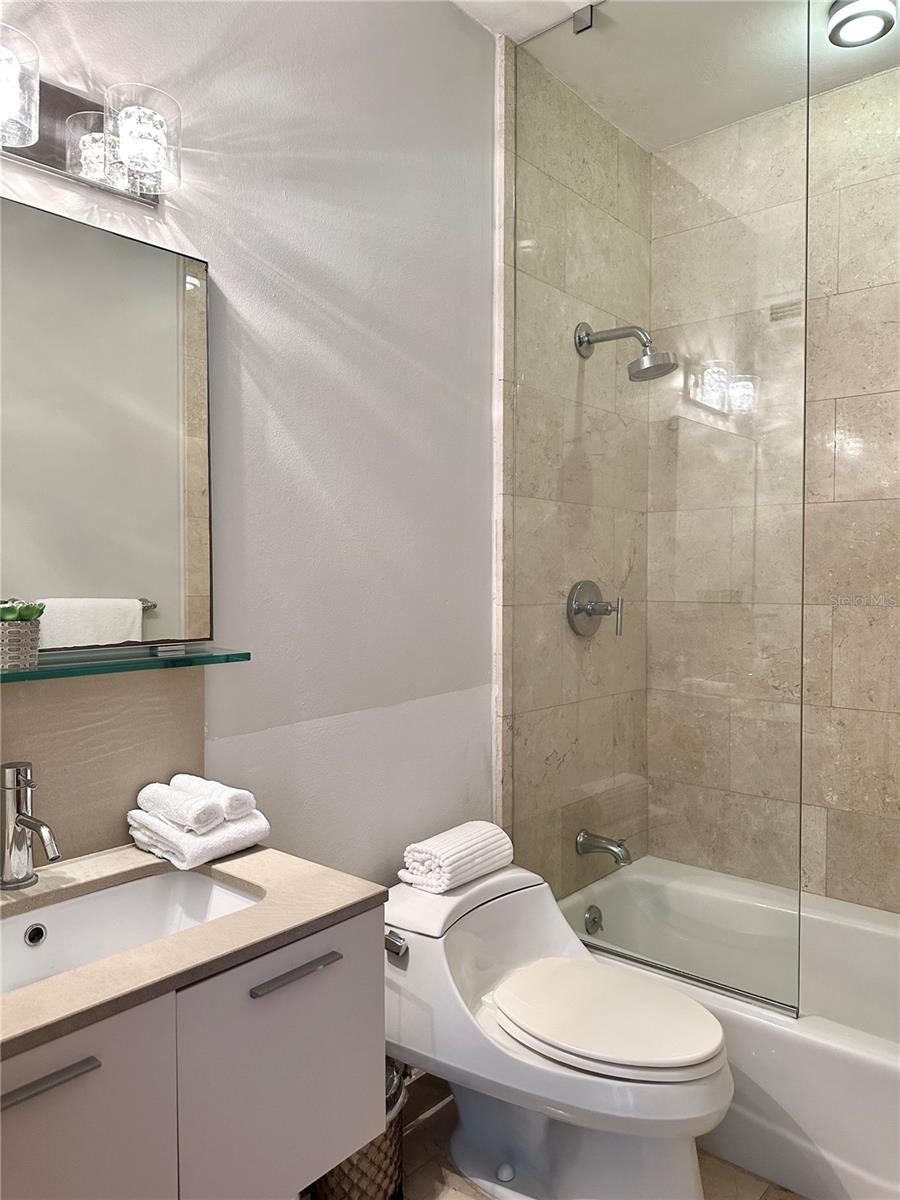 CARIBE PLAZA - Residential