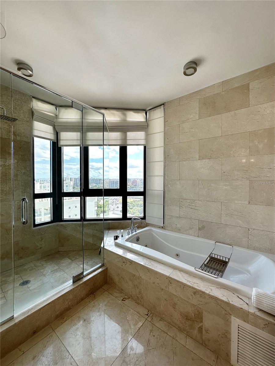 CARIBE PLAZA - Residential