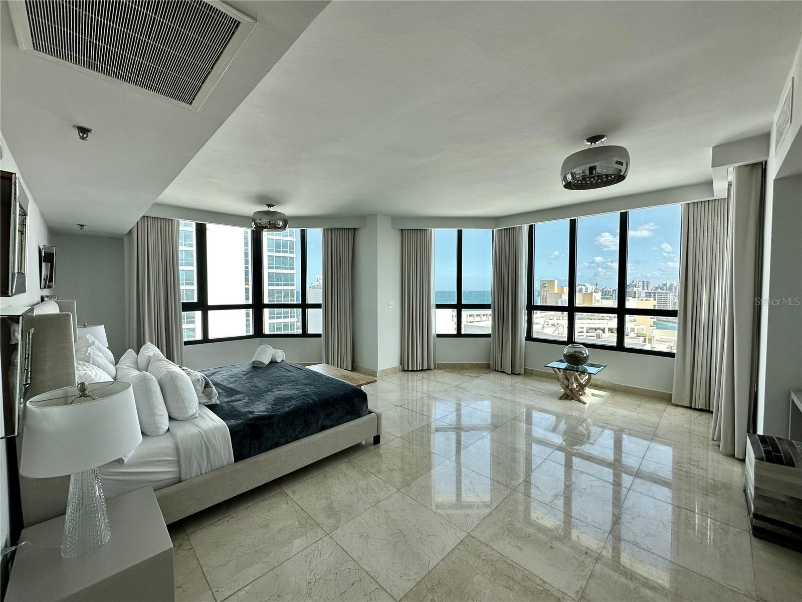 CARIBE PLAZA - Residential