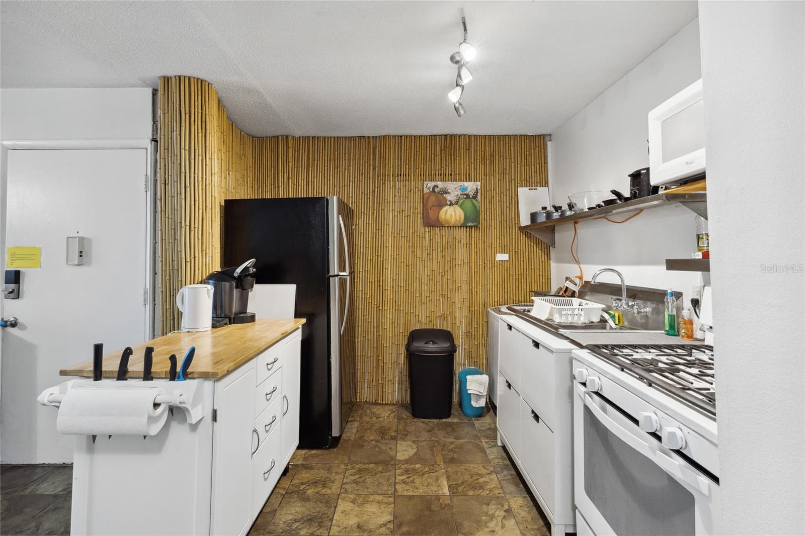 SUMMIT HOUSE - Residential