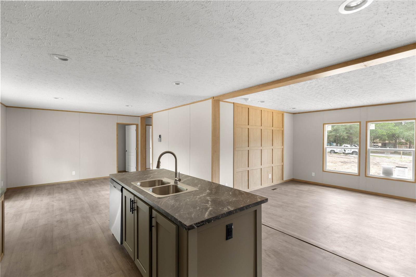 LAKE TROPICANA RANCHETTES - Residential