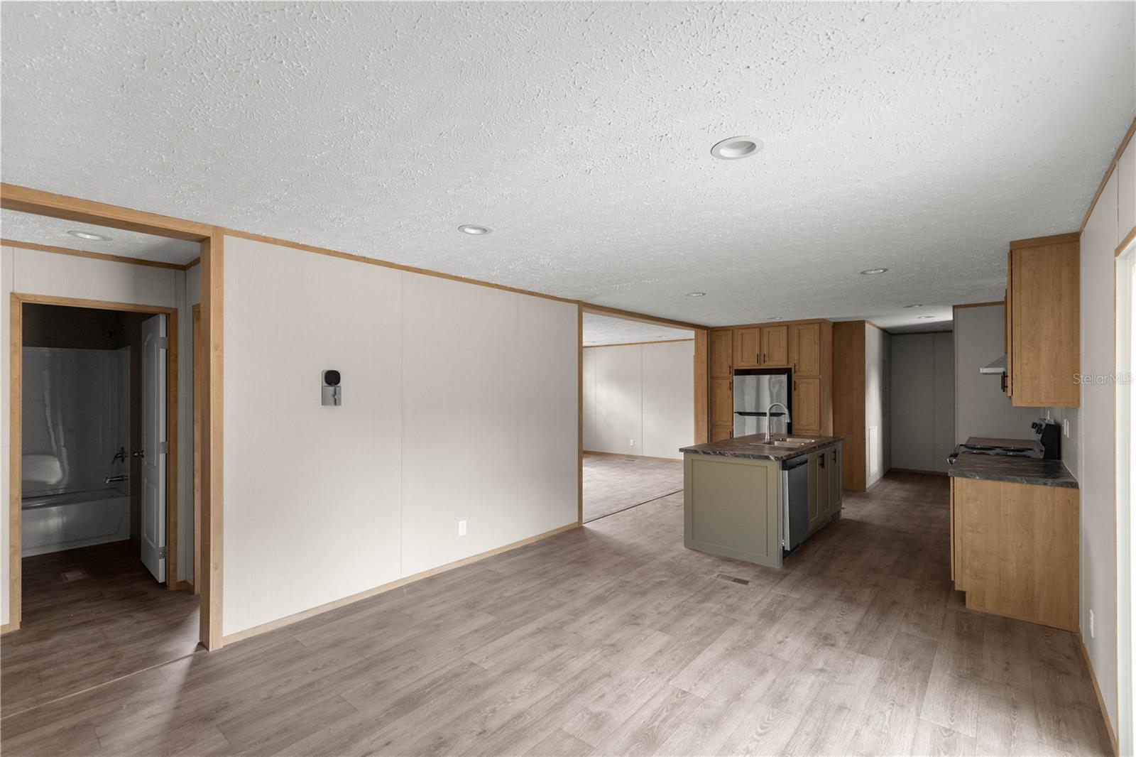 LAKE TROPICANA RANCHETTES - Residential