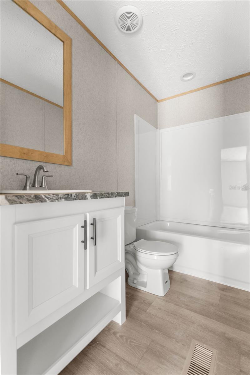 LAKE TROPICANA RANCHETTES - Residential