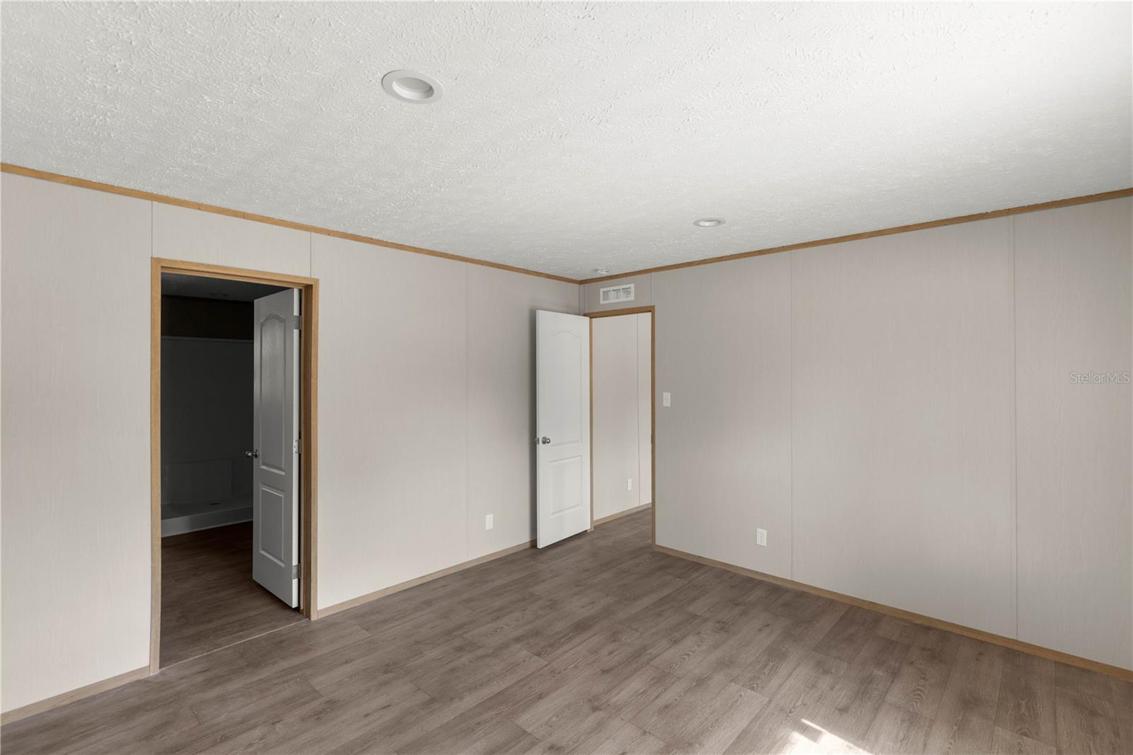 LAKE TROPICANA RANCHETTES - Residential