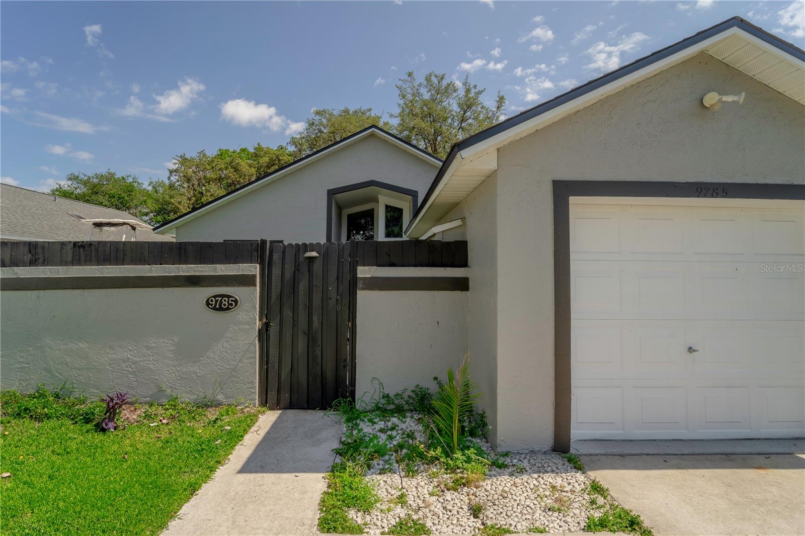 9785 PINEY POINT CIRCLE
