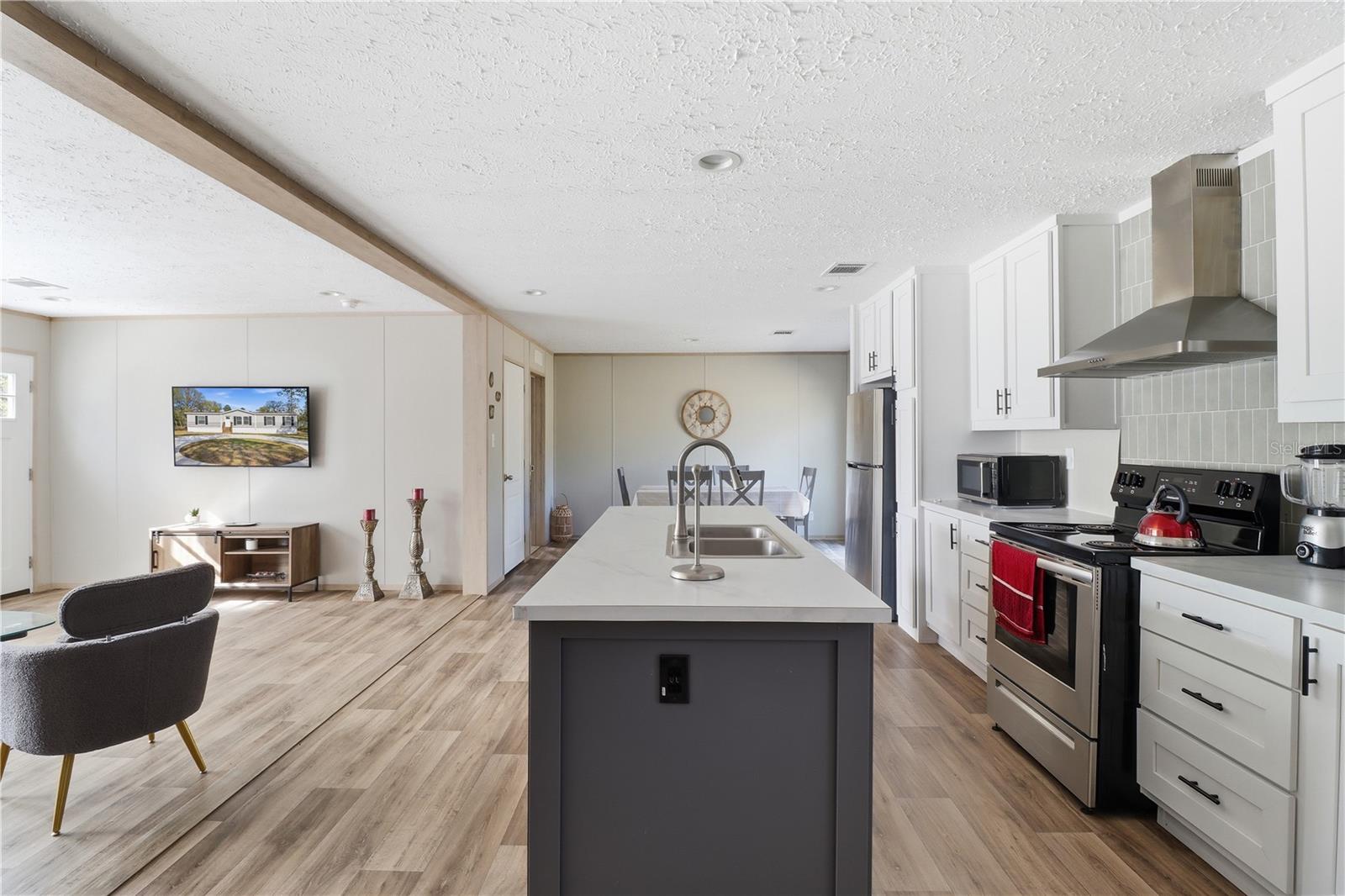 LAKE TROPICANA RANCHETTES 13 - Residential