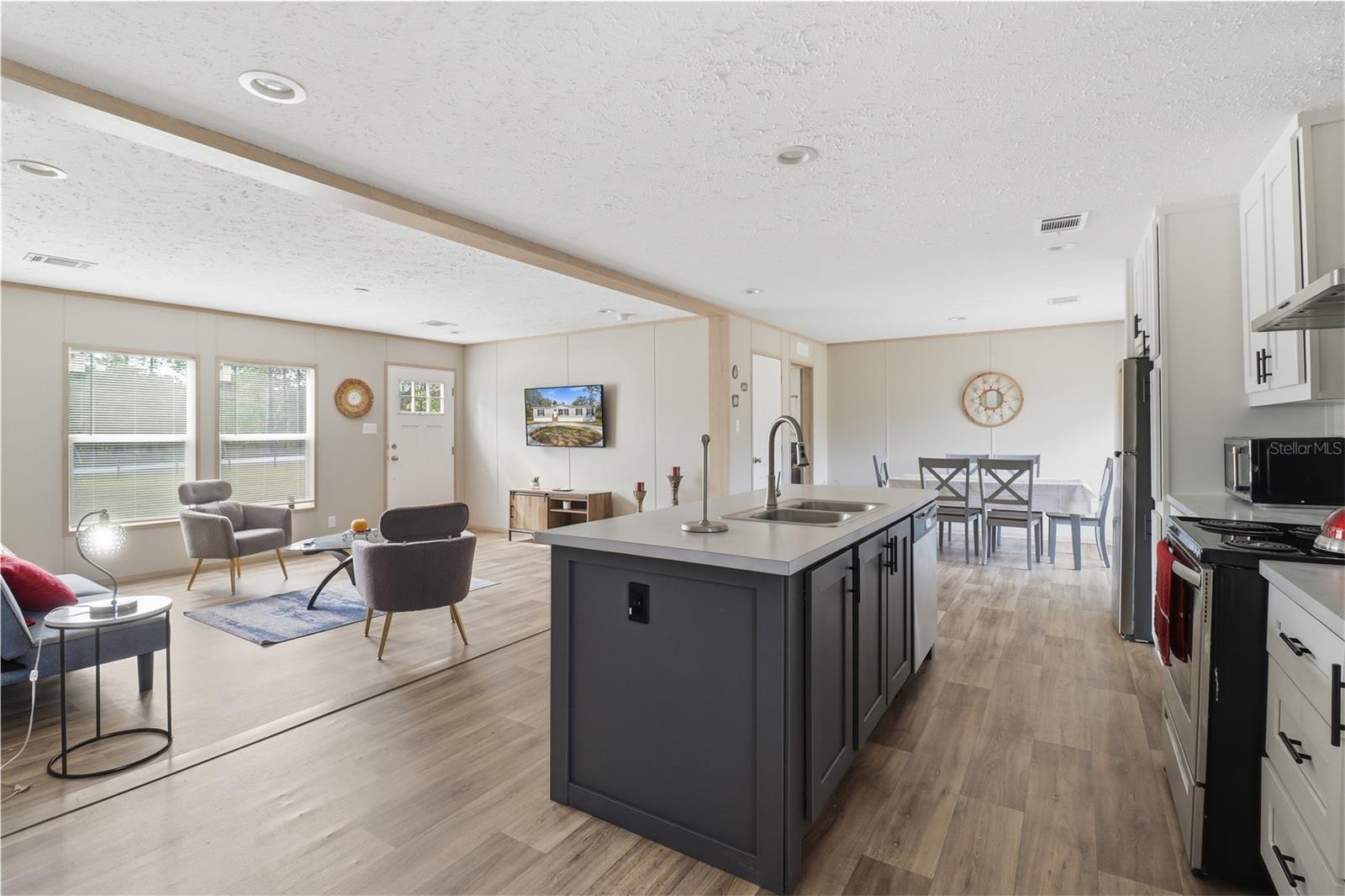 LAKE TROPICANA RANCHETTES 13 - Residential