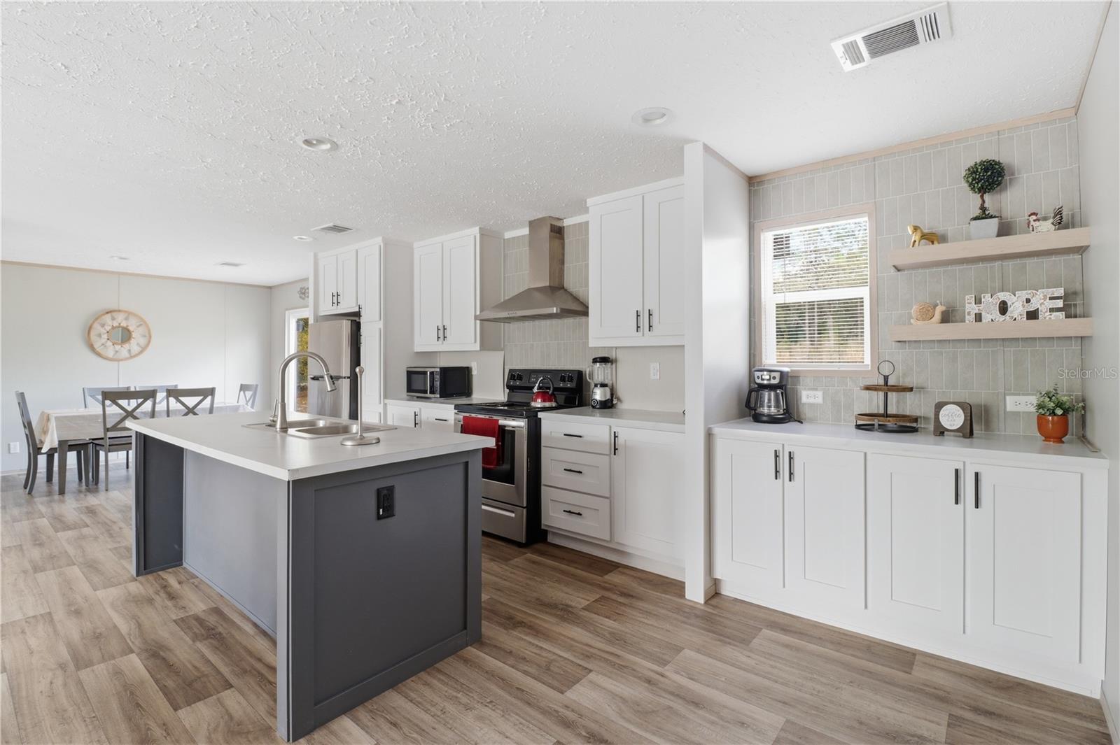 LAKE TROPICANA RANCHETTES 13 - Residential