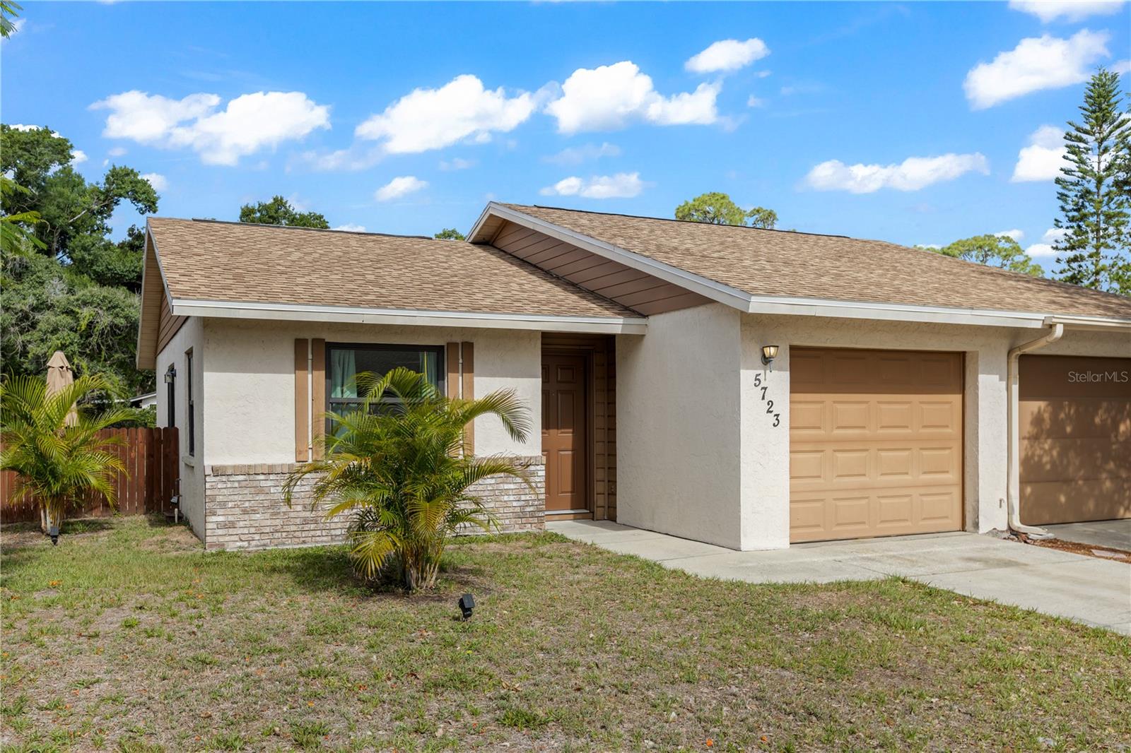 DEER HOLLOW - Residential