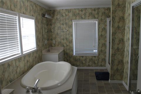 Manufactured Home in RUSKIN FL 2722 METRO DRIVE 32.jpg