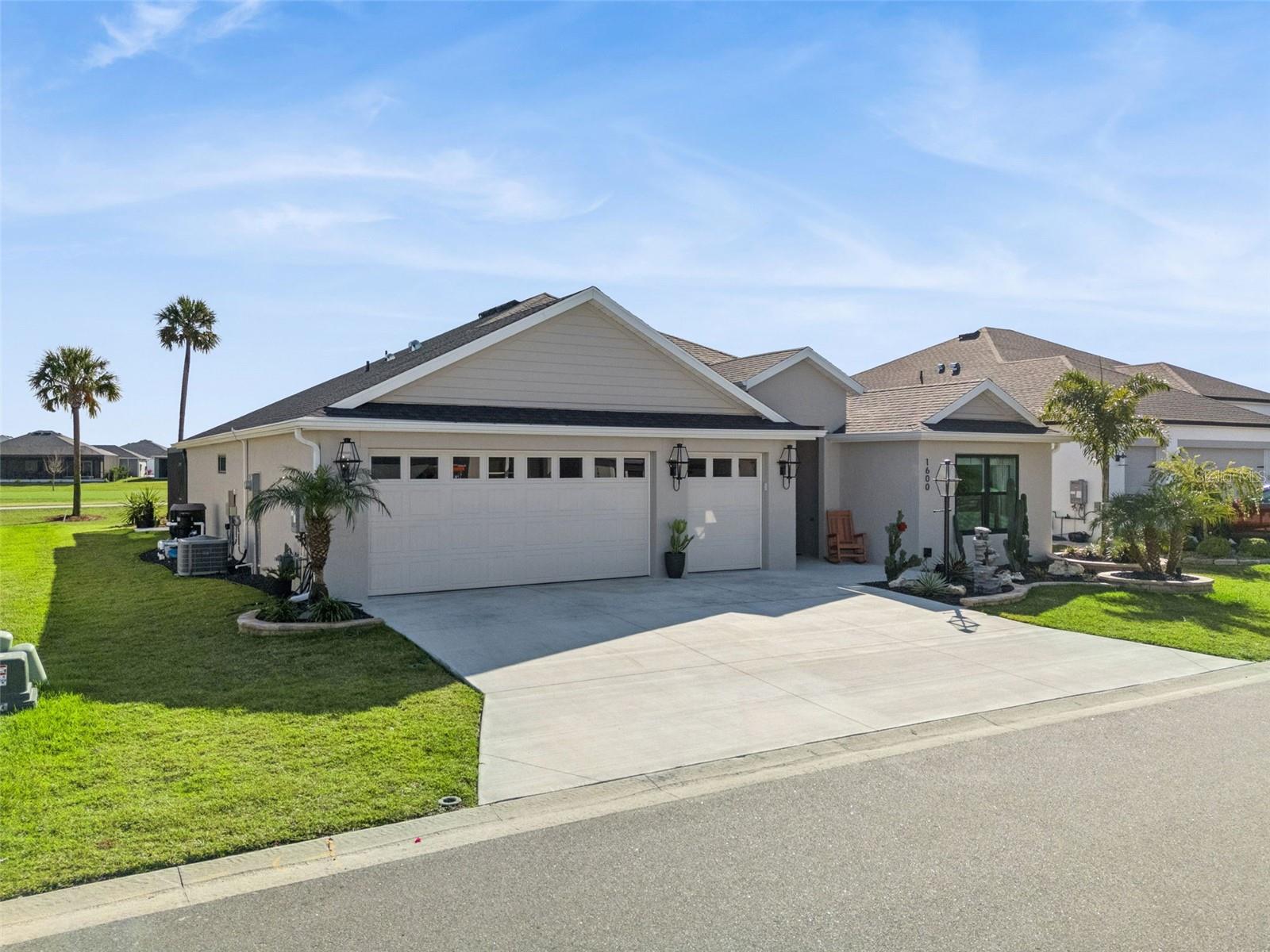 VILLAGES/SOUTHERN OAKS UN #219 - Residential