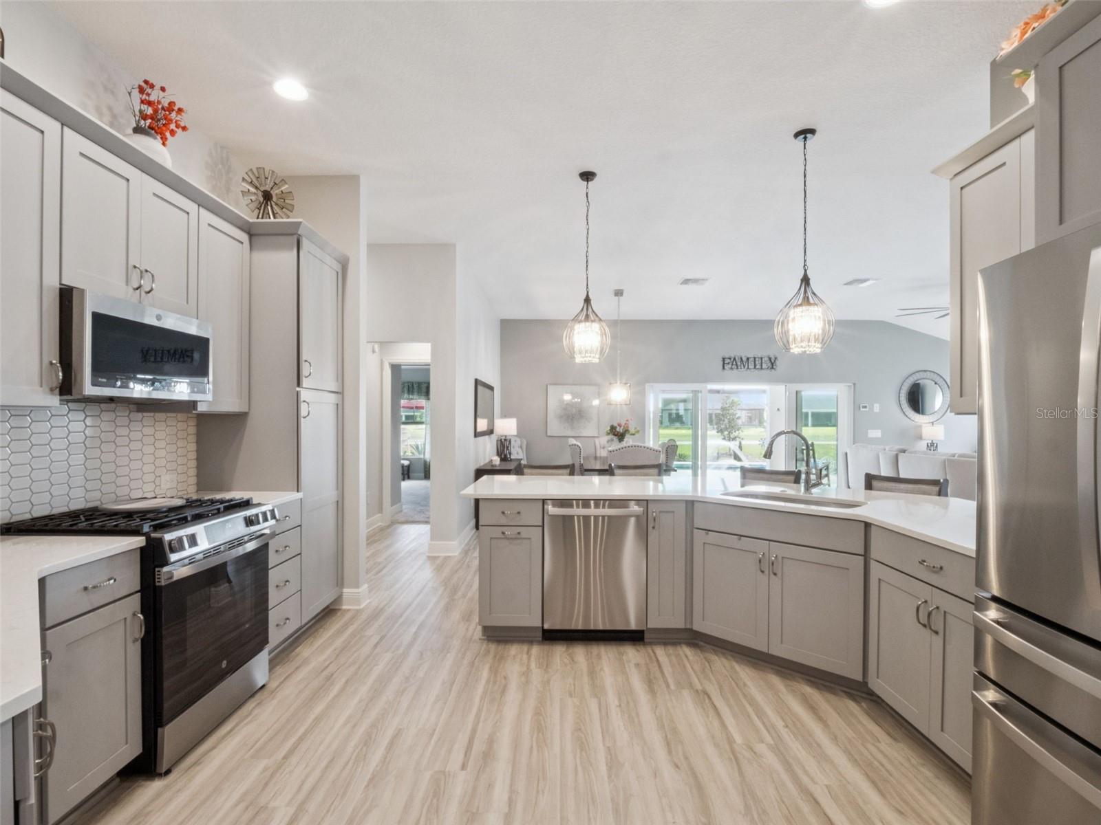 VILLAGES/SOUTHERN OAKS UN #219 - Residential