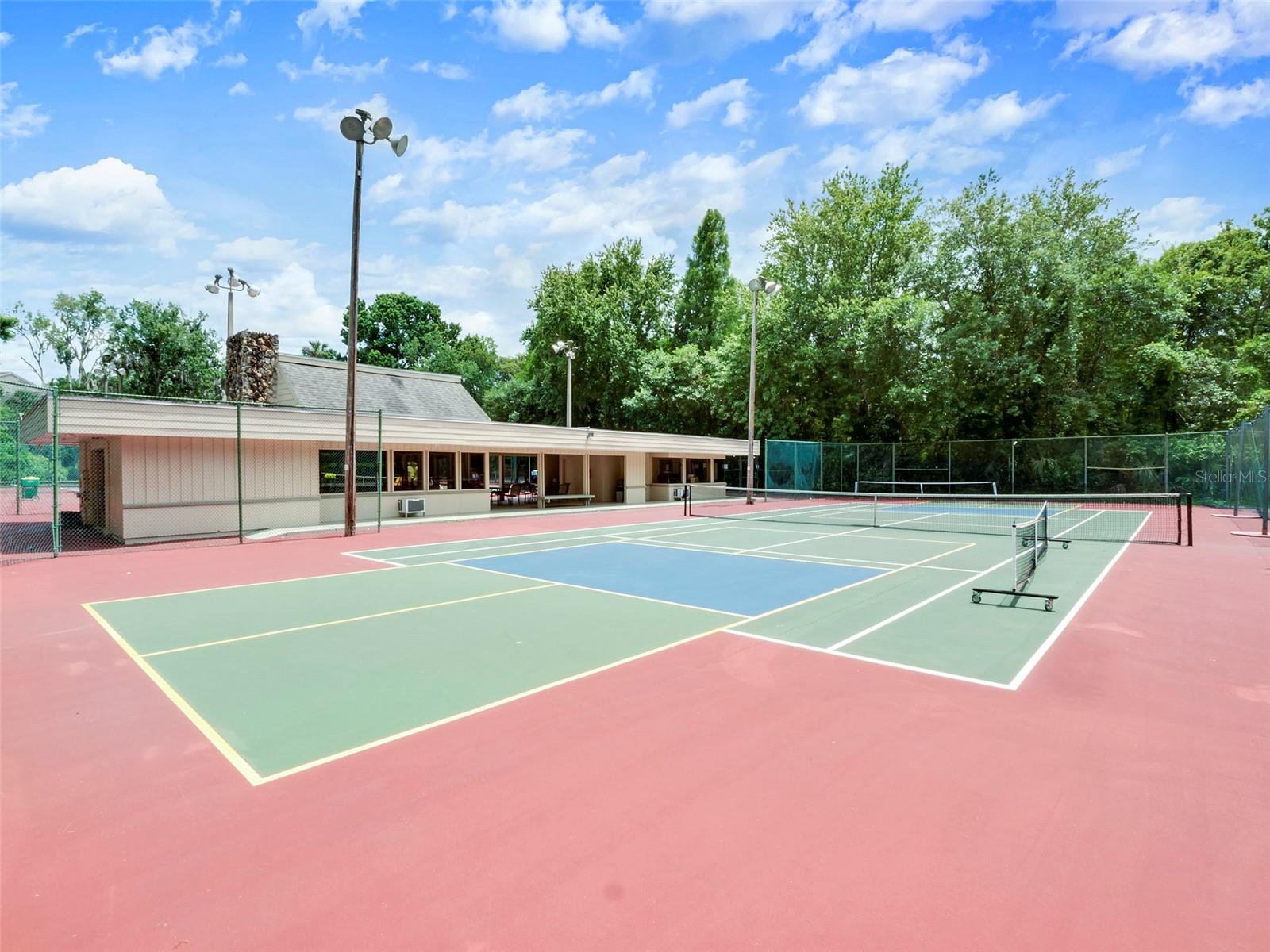 SPRINGS WHISPERING PINES SEC 1 - Residential