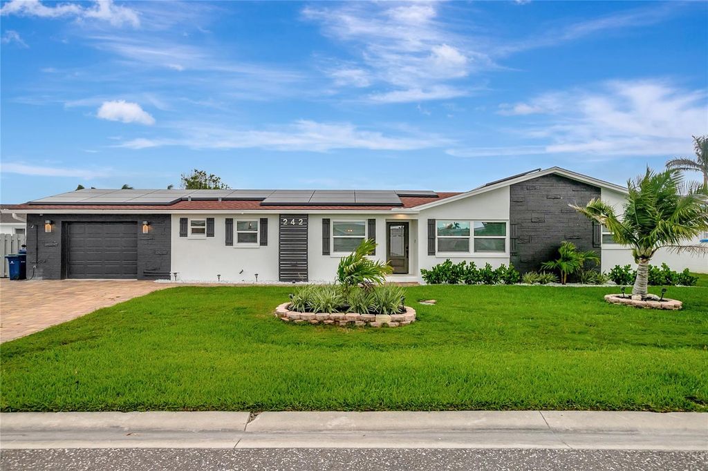 Photo of 242 176th Avenue E, Redington Shores, FL 33708 (MLS # OM723809)