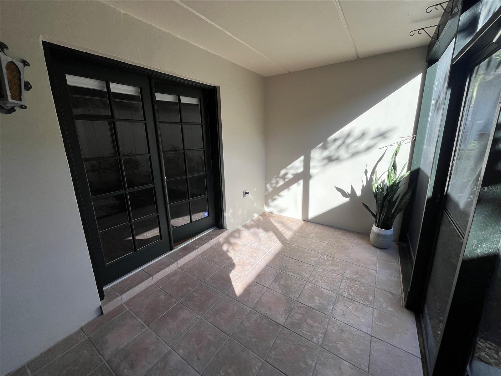 MAITLAND HOUSE - Residential Lease