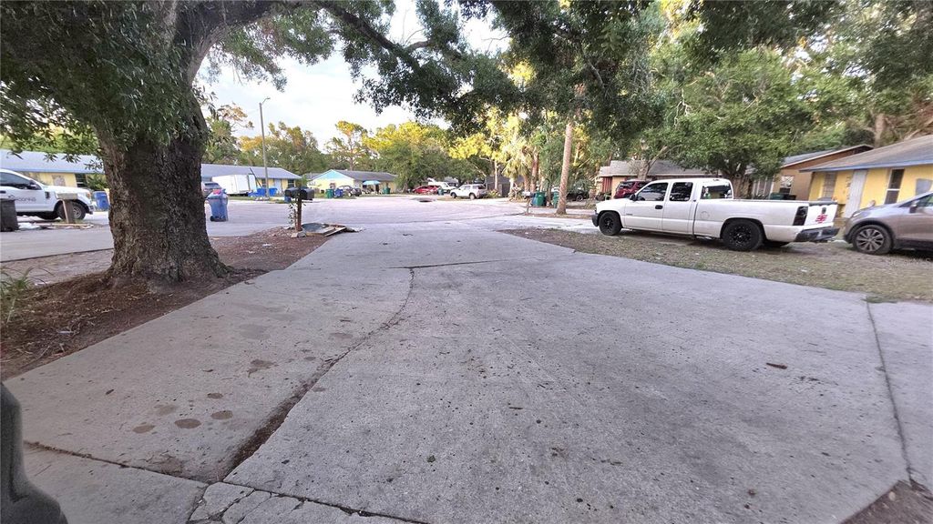 Photo of 208 58th Avenue E, Bradenton, FL 34203 (MLS # A4685901)