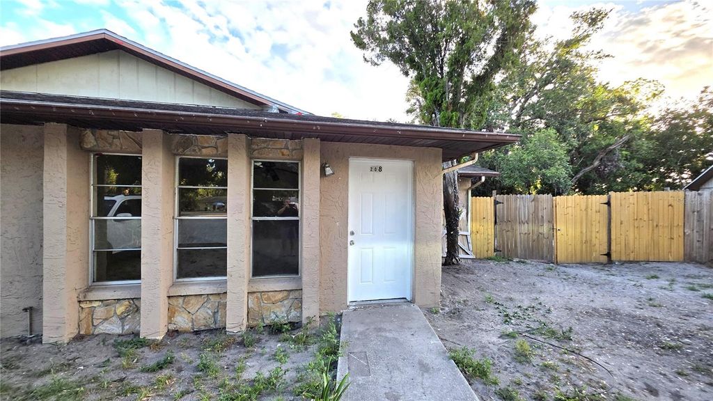 Photo of 208 58th Avenue E, Bradenton, FL 34203 (MLS # A4685901)