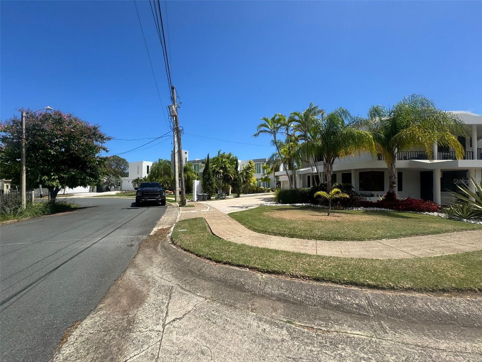 3 CAROLA STREET
