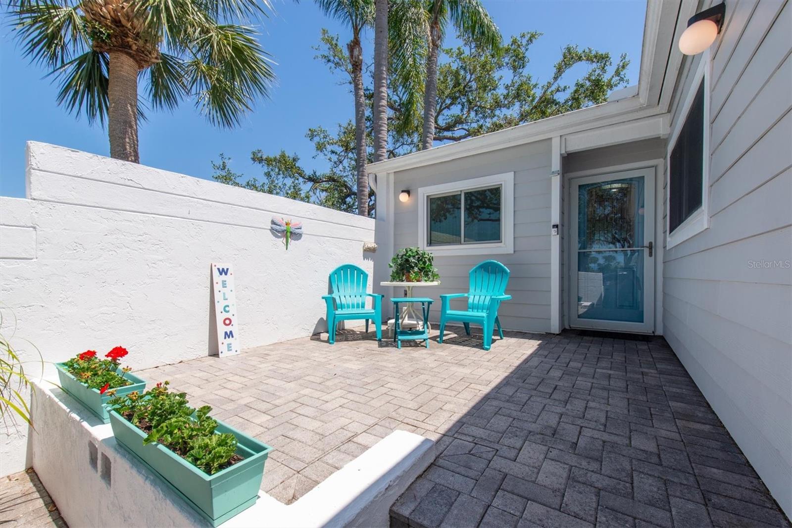 801 WATERSIDE LANE
