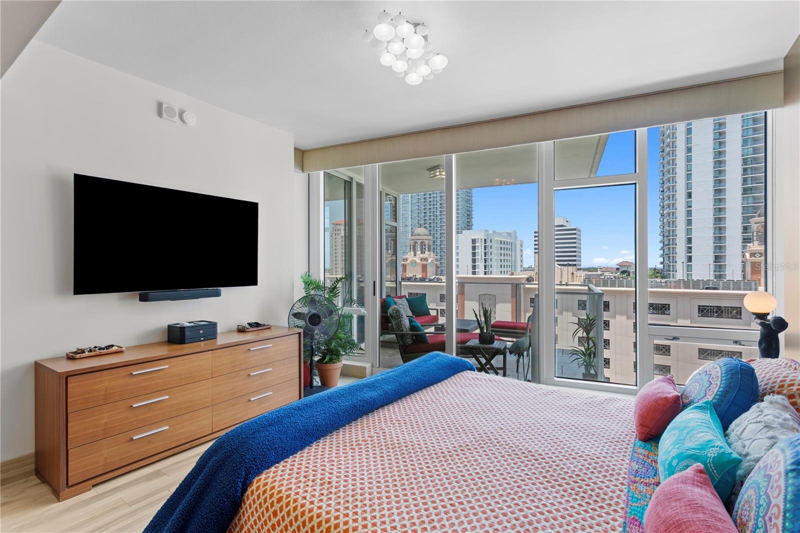SIGNATURE PLACE CONDO - Residential