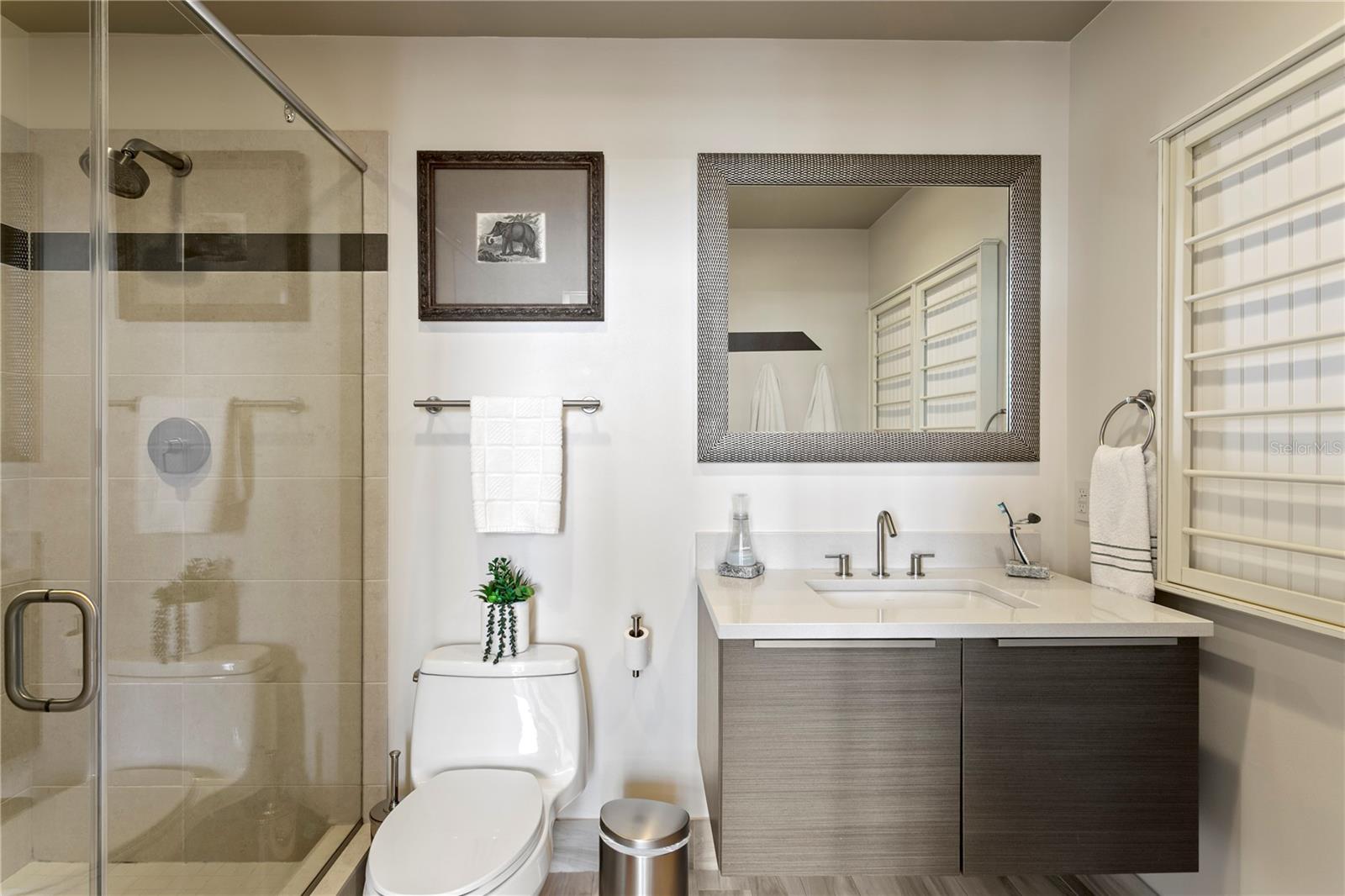 SIGNATURE PLACE CONDO - Residential