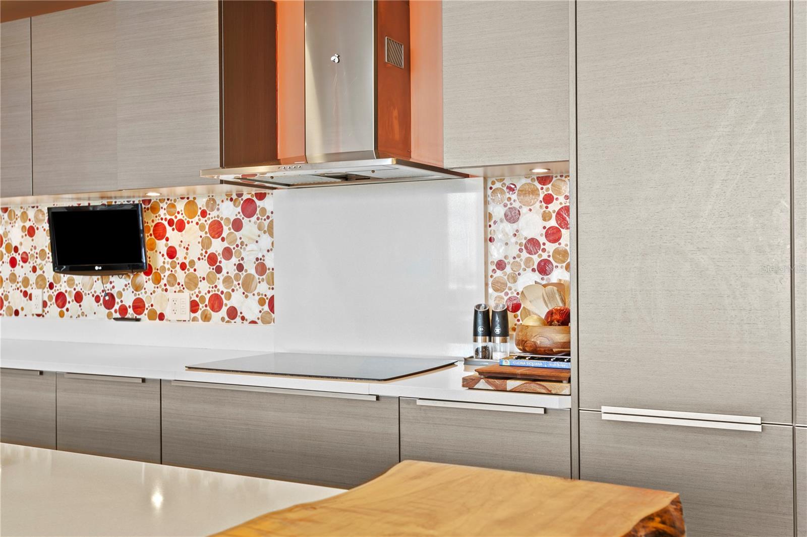 SIGNATURE PLACE CONDO - Residential