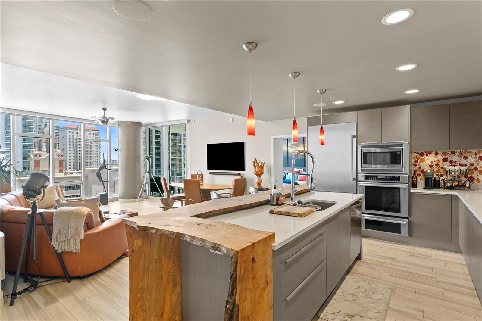 SIGNATURE PLACE CONDO - Residential