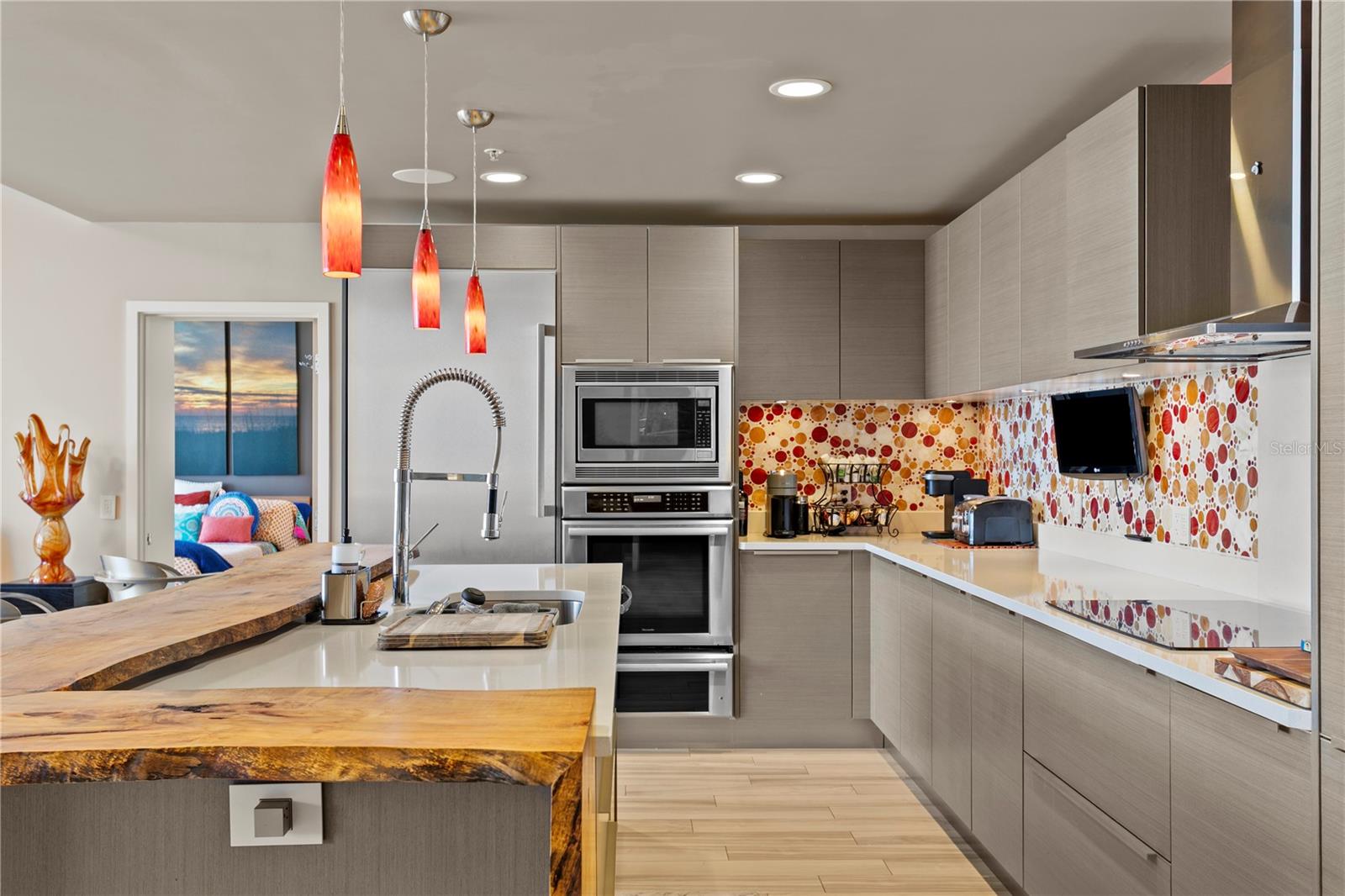 SIGNATURE PLACE CONDO - Residential