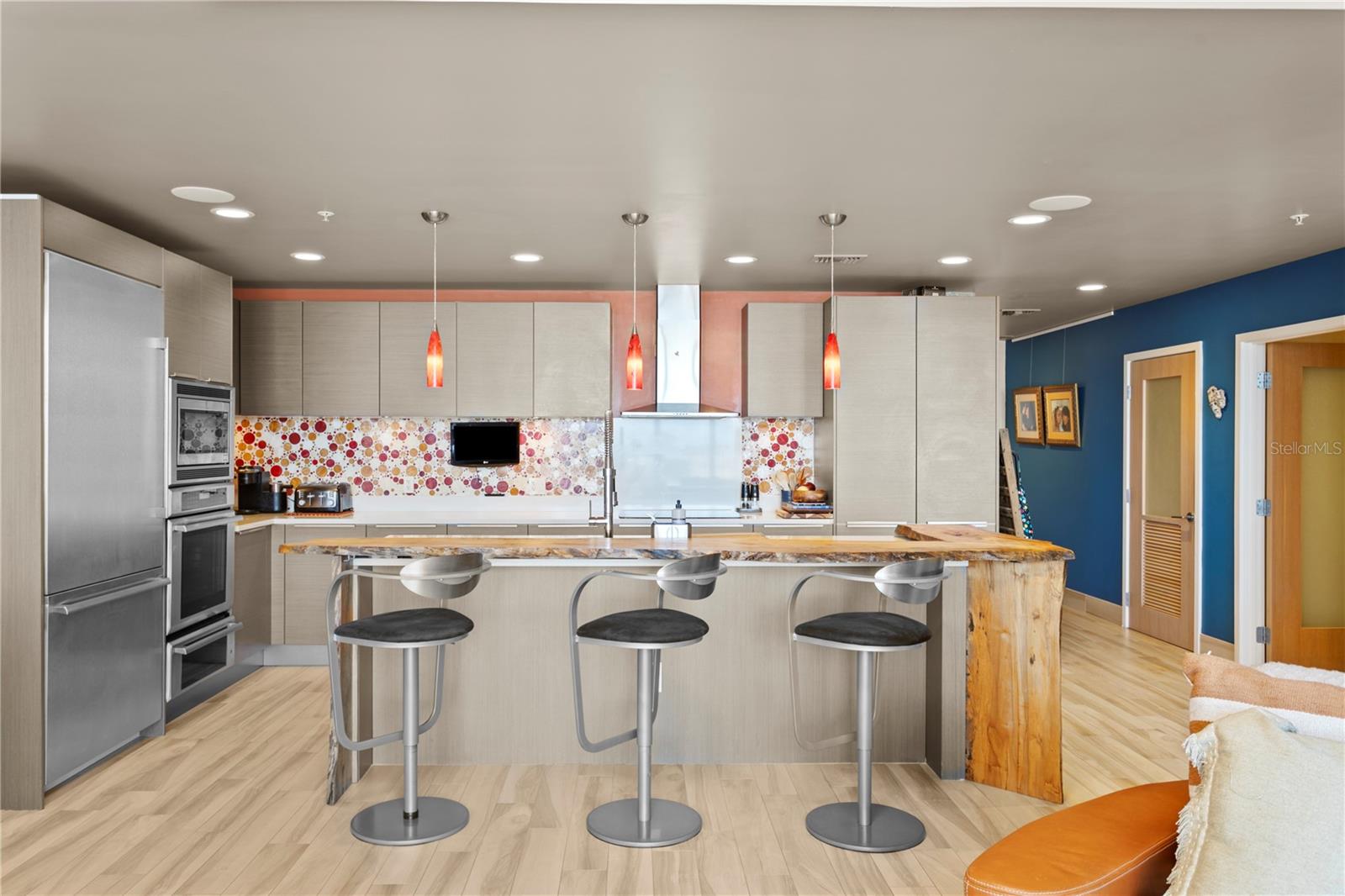 SIGNATURE PLACE CONDO - Residential