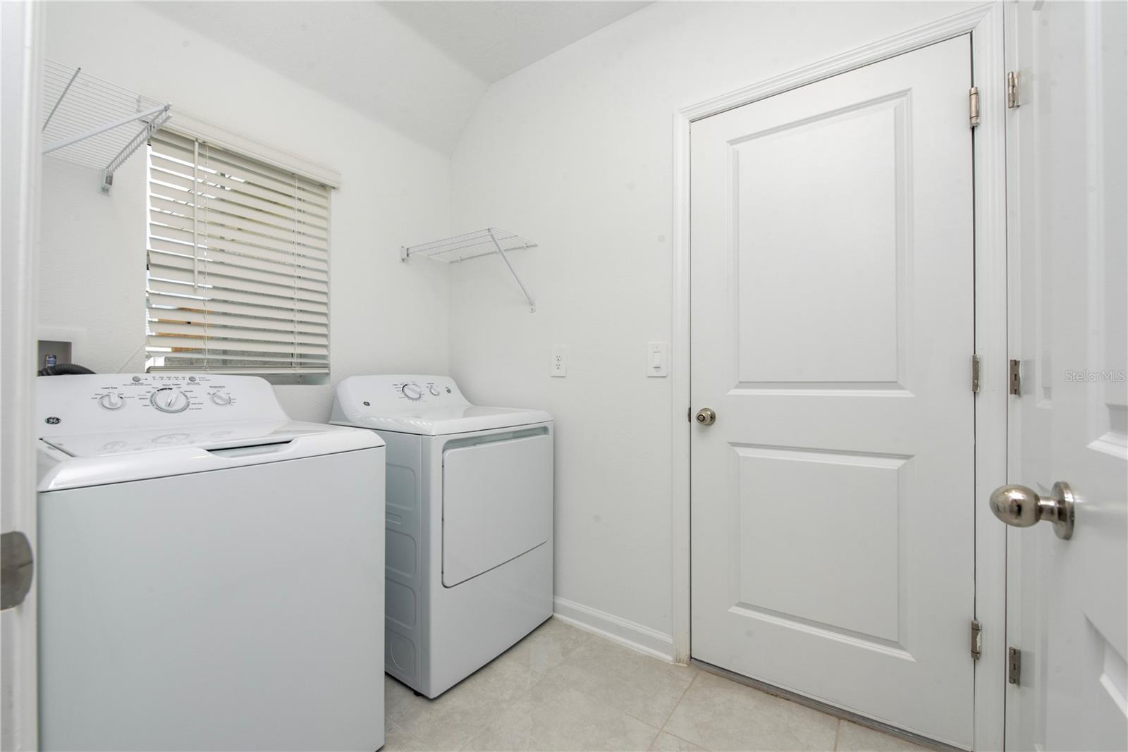 CASCADES - Residential Lease