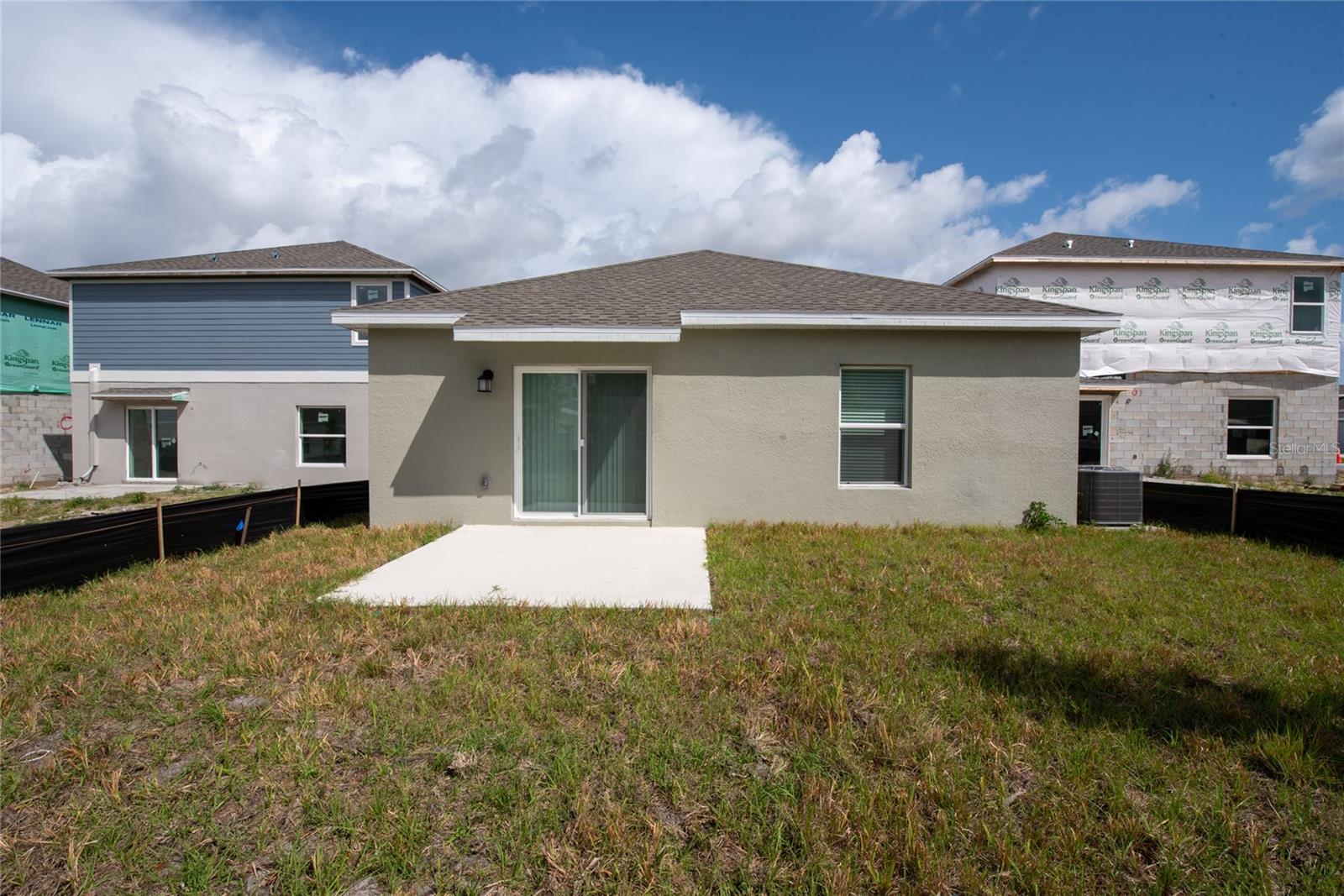 CASCADES - Residential Lease