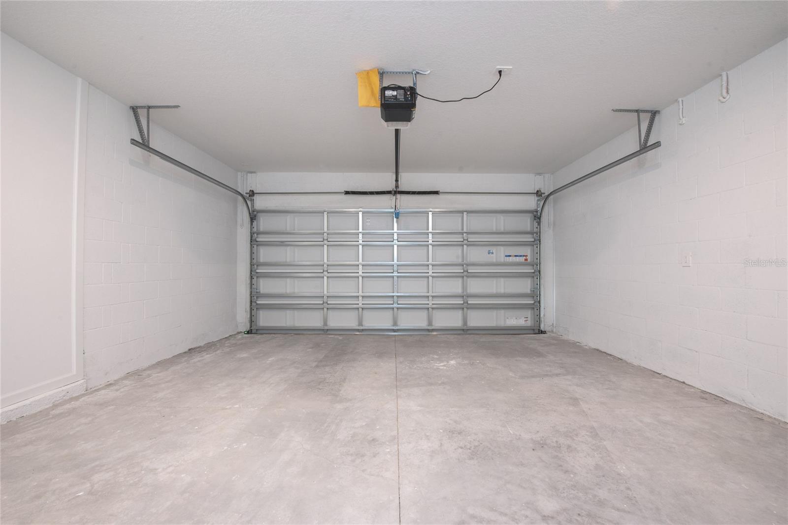 CASCADES - Residential Lease