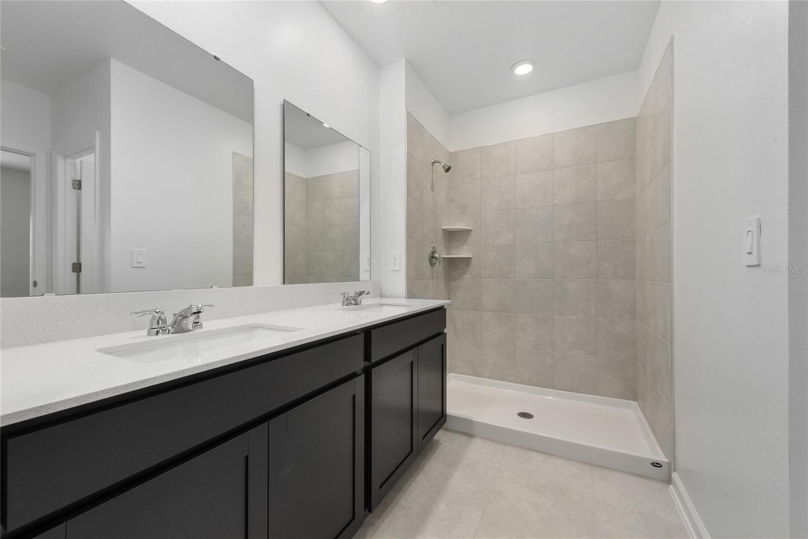 CASCADES - Residential Lease