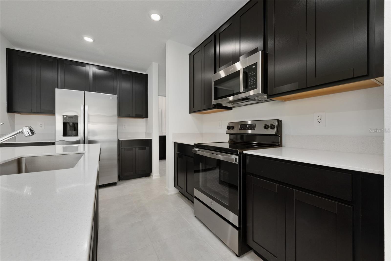 CASCADES - Residential Lease