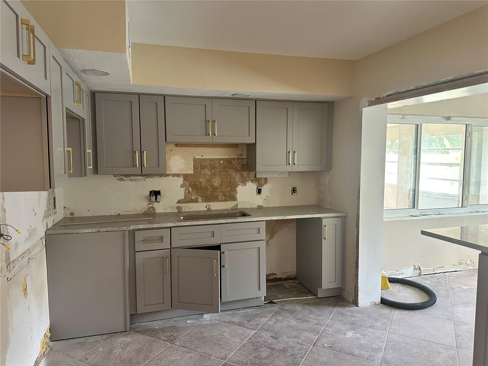 GULF COAST ESTATES - Residential