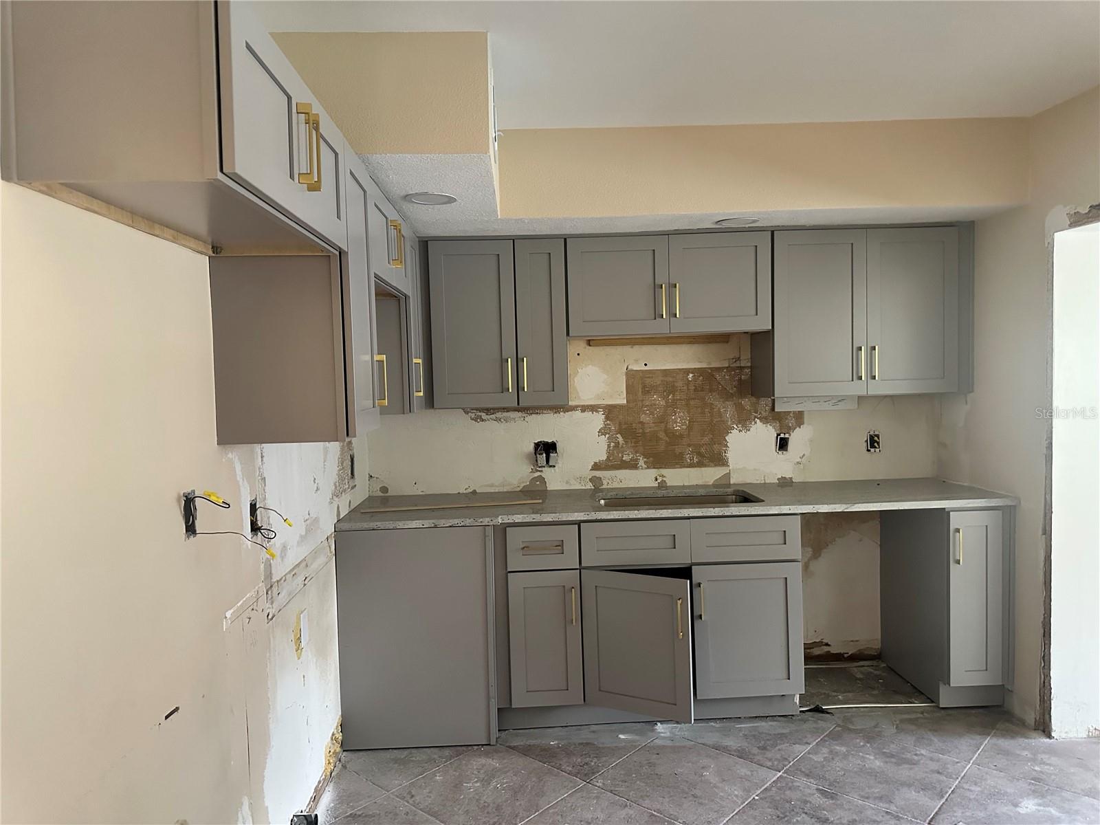 GULF COAST ESTATES - Residential