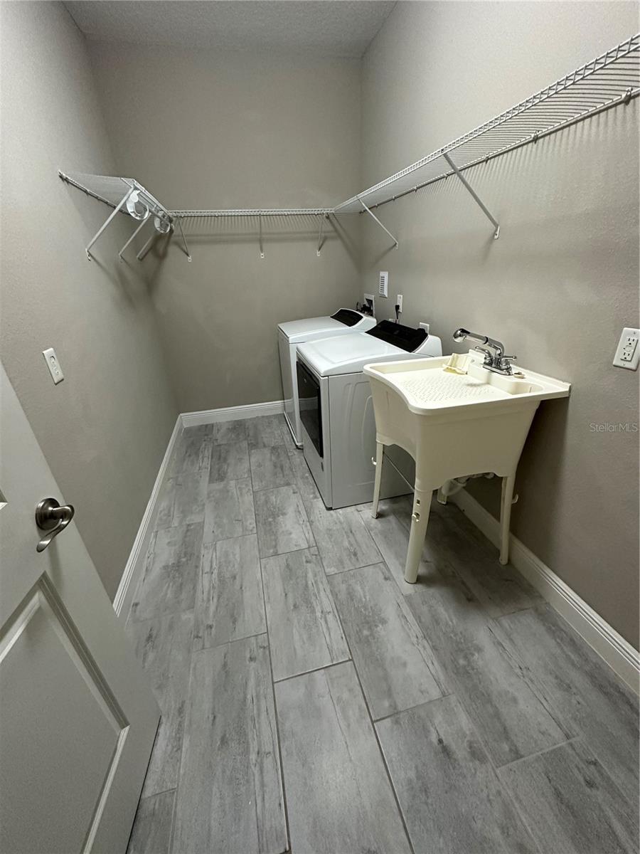 WINDERMERE TRAILS - Residential Lease