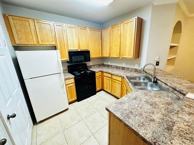 COURTNEY PALMS CONDO - Residential
