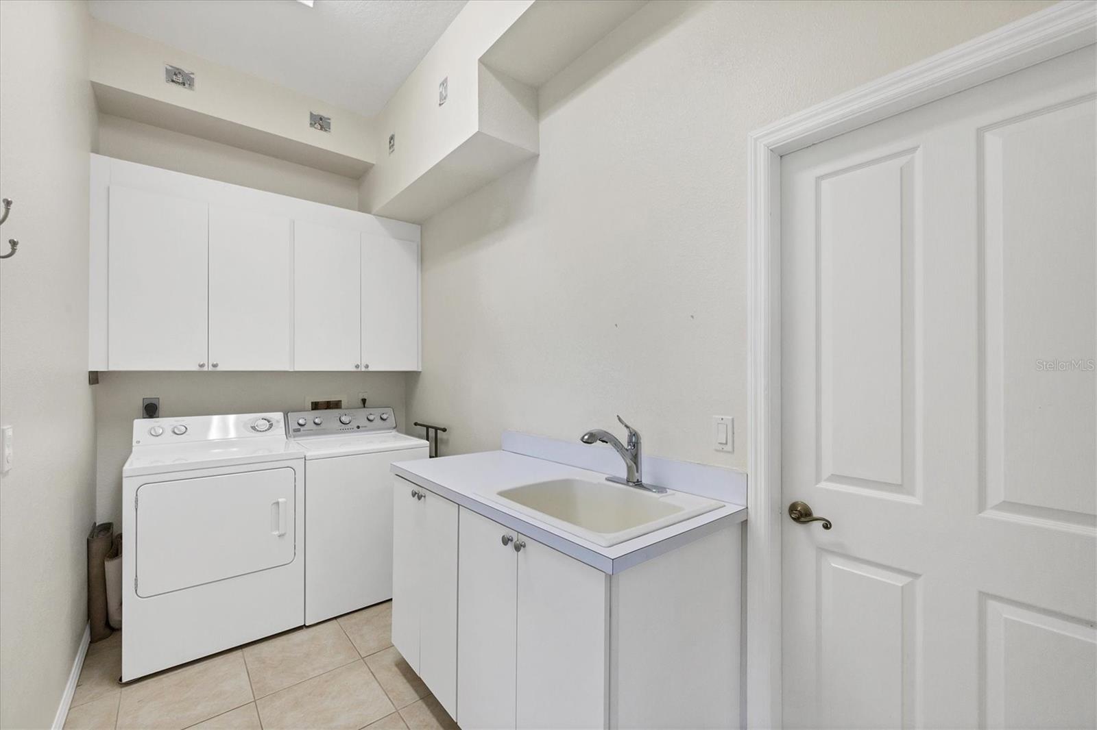 THE LAKES OF JACARANDA - Residential