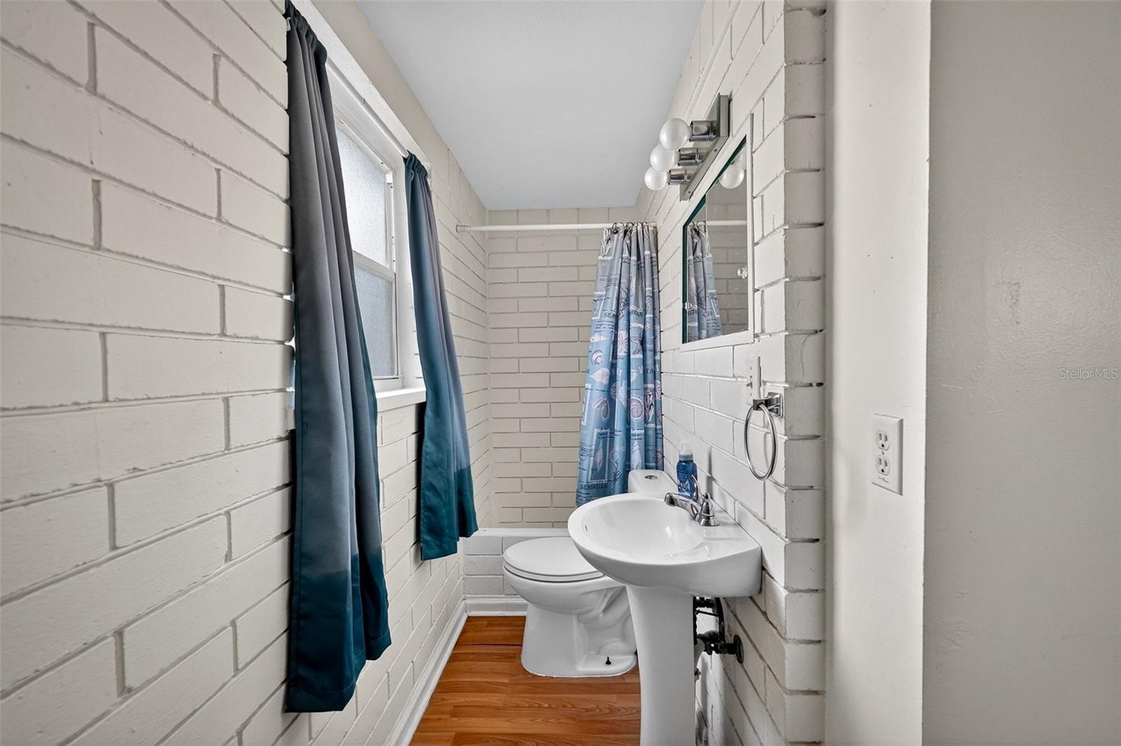 OAK RIDGE PARK - Residential